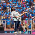 Arijit Singh surprises fans