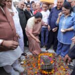 Rekha Gupta Inaugurates NDMC Flower Festival at Connaught Place
