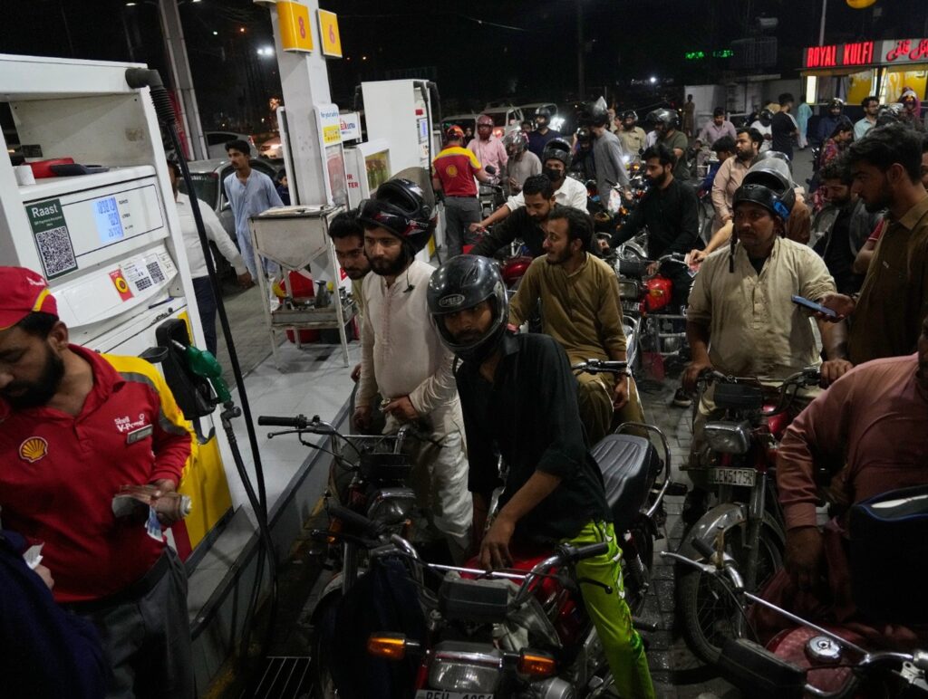 Pakistan Hikes Petrol, Diesel Prices by PKR 55 per Litre Amid Middle East Crisis