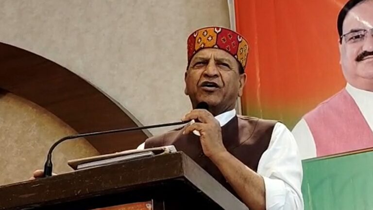 BJP launches campaign in Palampur, 400 families join party