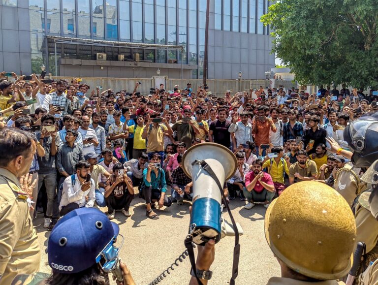 Noida wage protests turn violent, vehicles torched, traffic disrupted