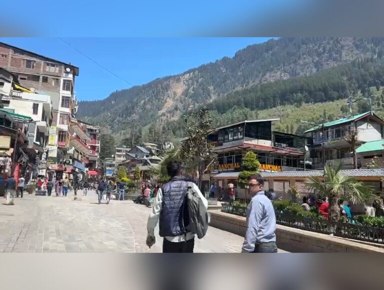 Tourists flock to Manali as pleasant weather offers relief from heat