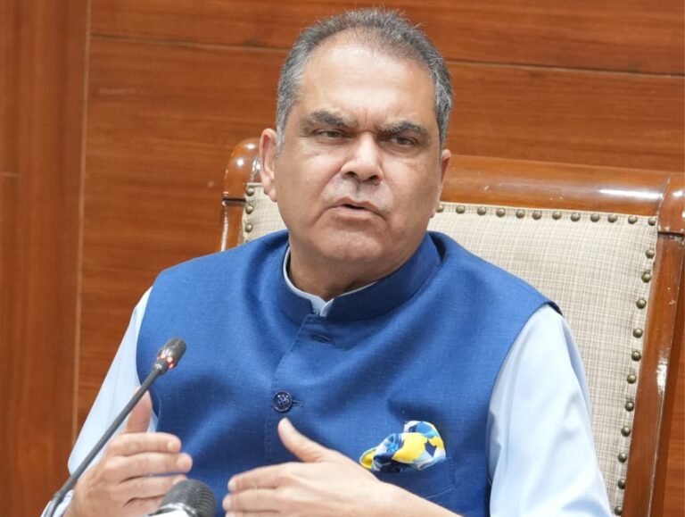 Sanjeev Arora directs officials to take immediate action on stray dog menace