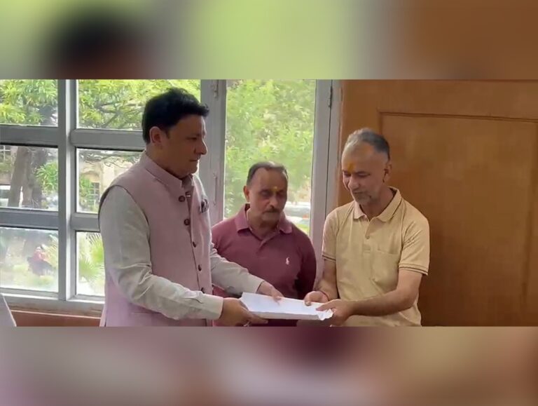 Heavy Rush on final day of nominations for Dharamshala Municipal Corporation polls