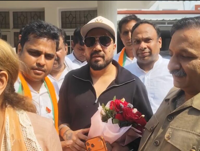 Mika Singh Meets Tarun Bhandari in Panchkula, Extends support to BJP candidates
