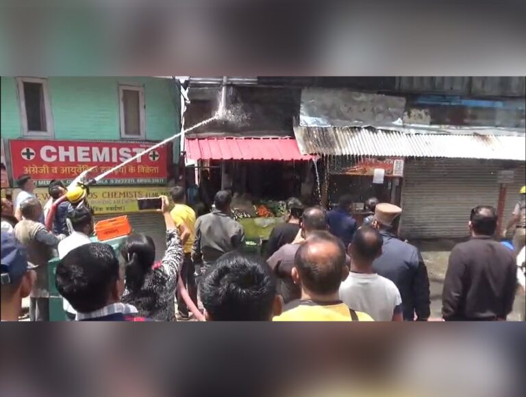 Fire breaks out in chhota shimla shop, major incident averted