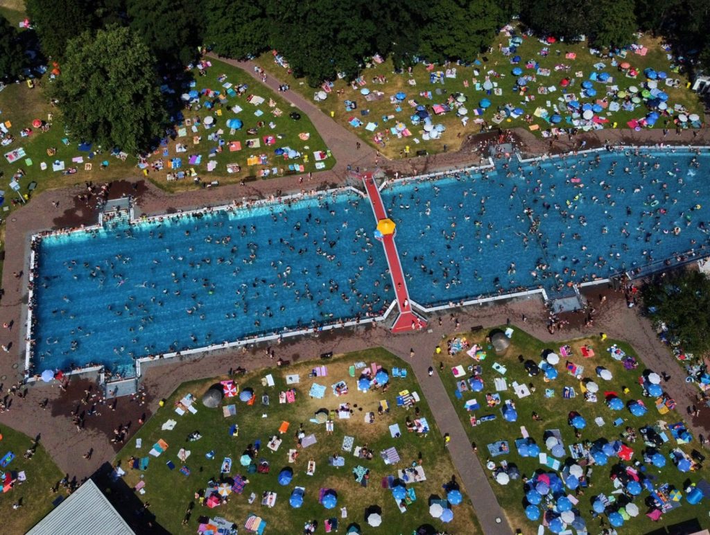 Europe’s Record Heat Wave Leaves Over 1,000 Dead in France, Climate Risks Rise