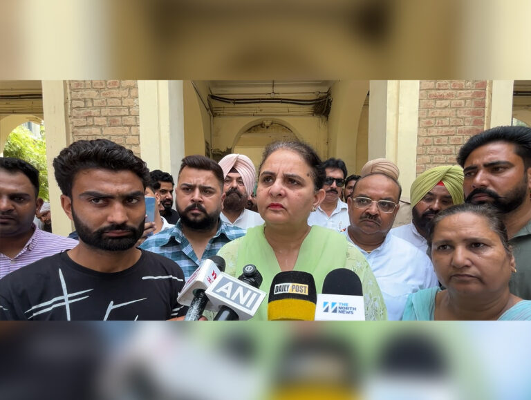 BJP leader Jai Inder Kaur meets injured protesters, demands action against police officials