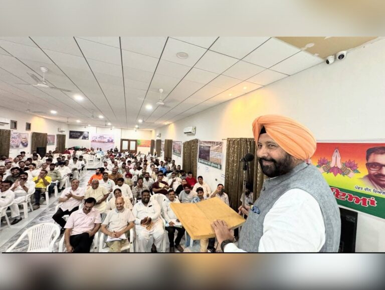 Punjab BJP leaders offer prayers, congratulate Modi on becoming longest continuously serving elected Prime Minister