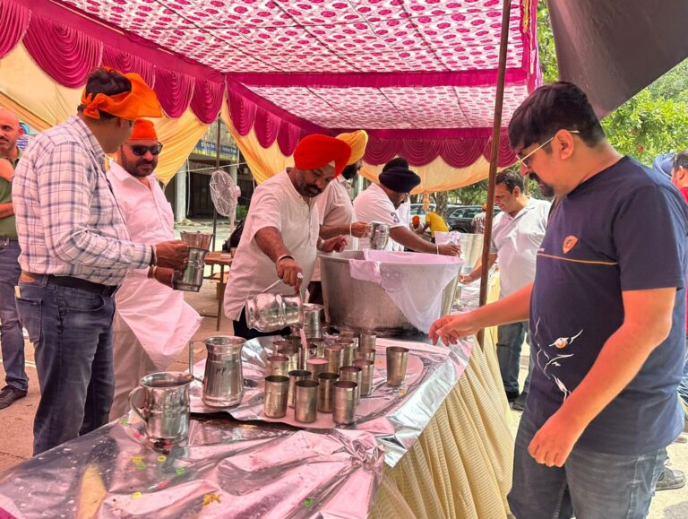 Chandigarh marks Guru Arjan Dev Ji’s Shaheedi Purab with Chabeel in Sector 17