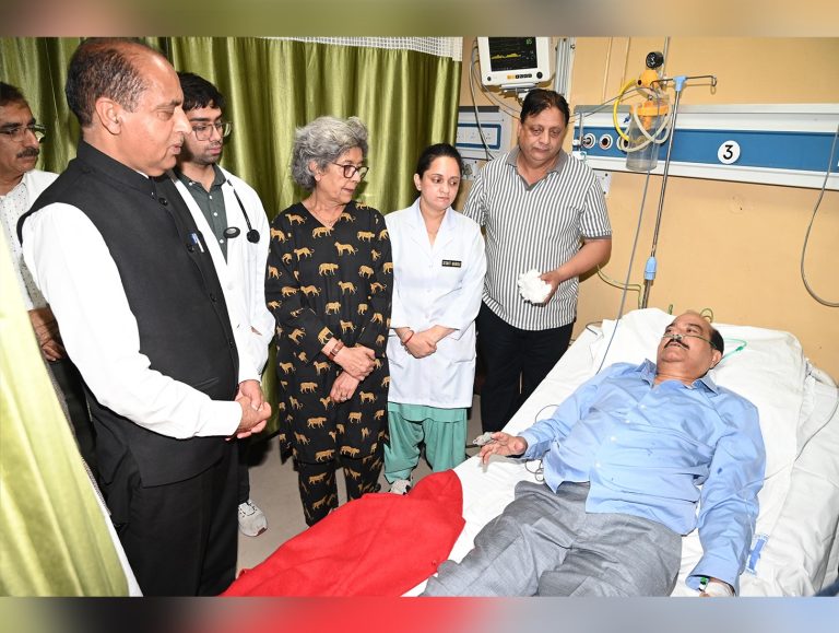 Rajeev Bindal, Jai Ram Thakur enquire about Harsh Mahajan’s health at IGMC
