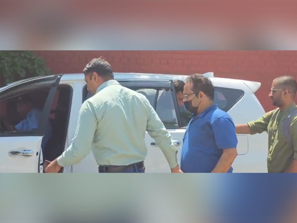 Pankaj IAS held by CBI