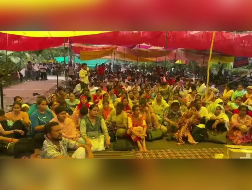 Outsourced Power Workers’ Strike Enters 14th Day at PSPCL Patiala Office