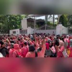 ASHA workers break barricades, hold protest outside Health Minister’s House in Patiala