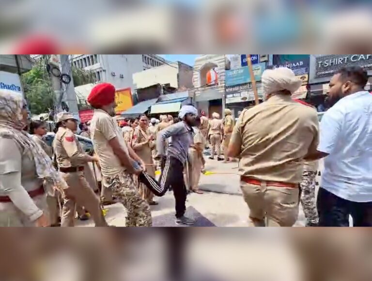 Police lathi-charge apprentice linemen protesting outside PSPCL headquarters in Patiala