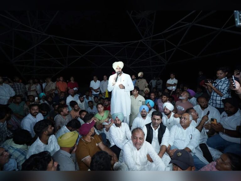 Punjab Congress chief Raja Warring meets protesting apprentice linemen, assures support