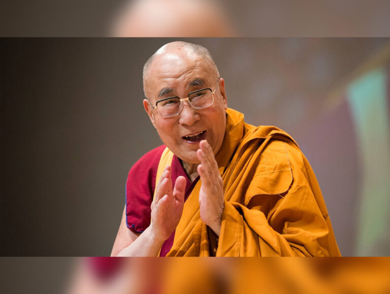 Dalai Lama leaves Dharamshala for Delhi to undergo knee treatment